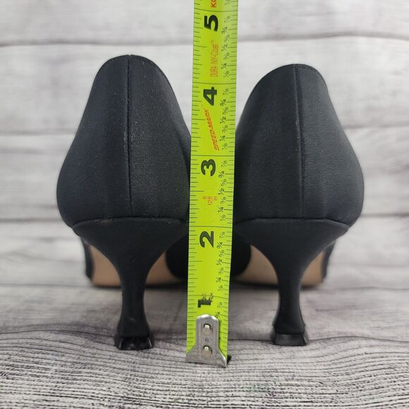 Manolo Blahnik Black 2" Heels Rhinestone Buckle Pointed Toe size 37.5 (7.5 US) - Picture 4 of 16